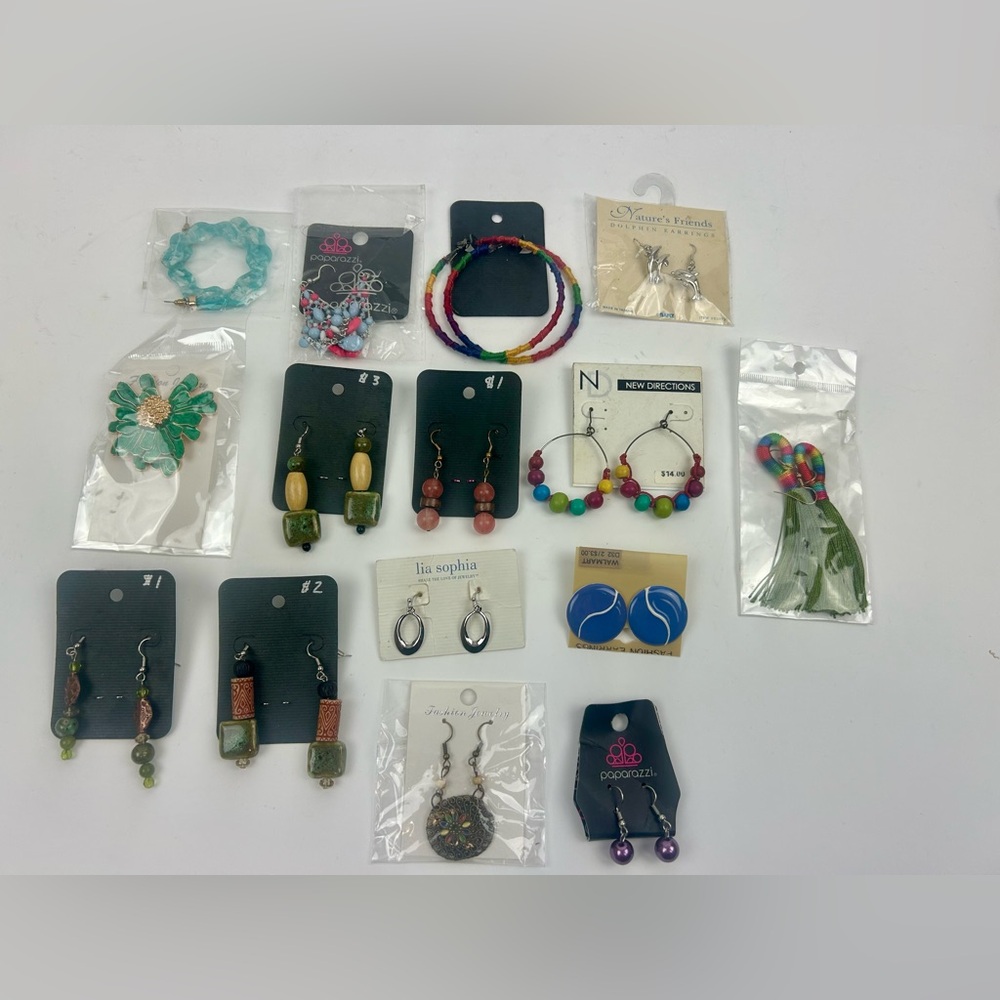 Earring lot